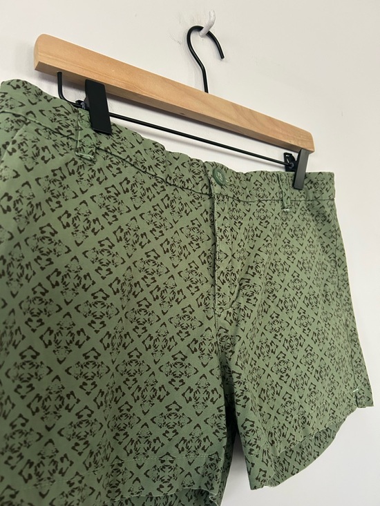 Patagonia Women’s Stretch All-Wear Shorts, Olive Patterned, size 8, EUC - Picture 2 of 4